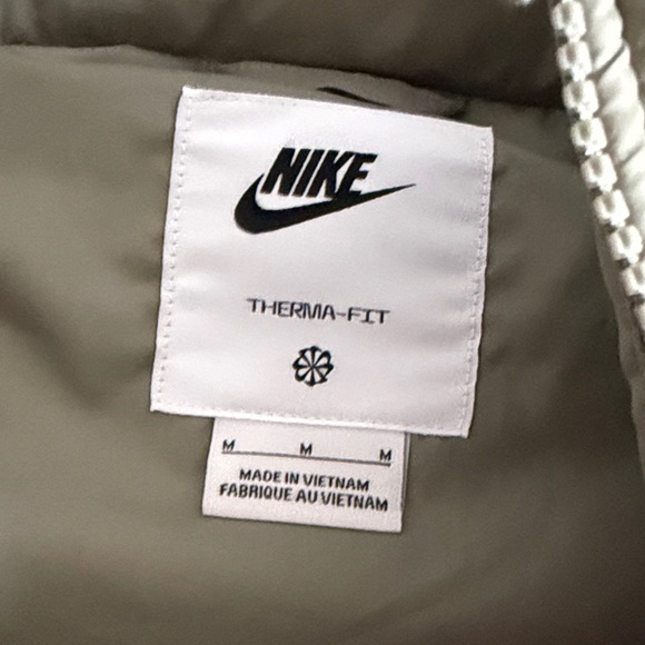 Nike therma fit Vest - Sage Green - Picture 4 of 5
